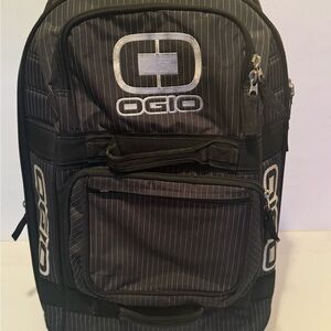 Ogio 22" Layover Carry On Wheeled Suitcase Pinstriped Expandable Travel Bag